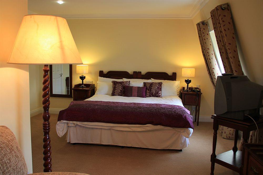 Mcsweeney Arms Hotel Cill Airne Exteriör bild