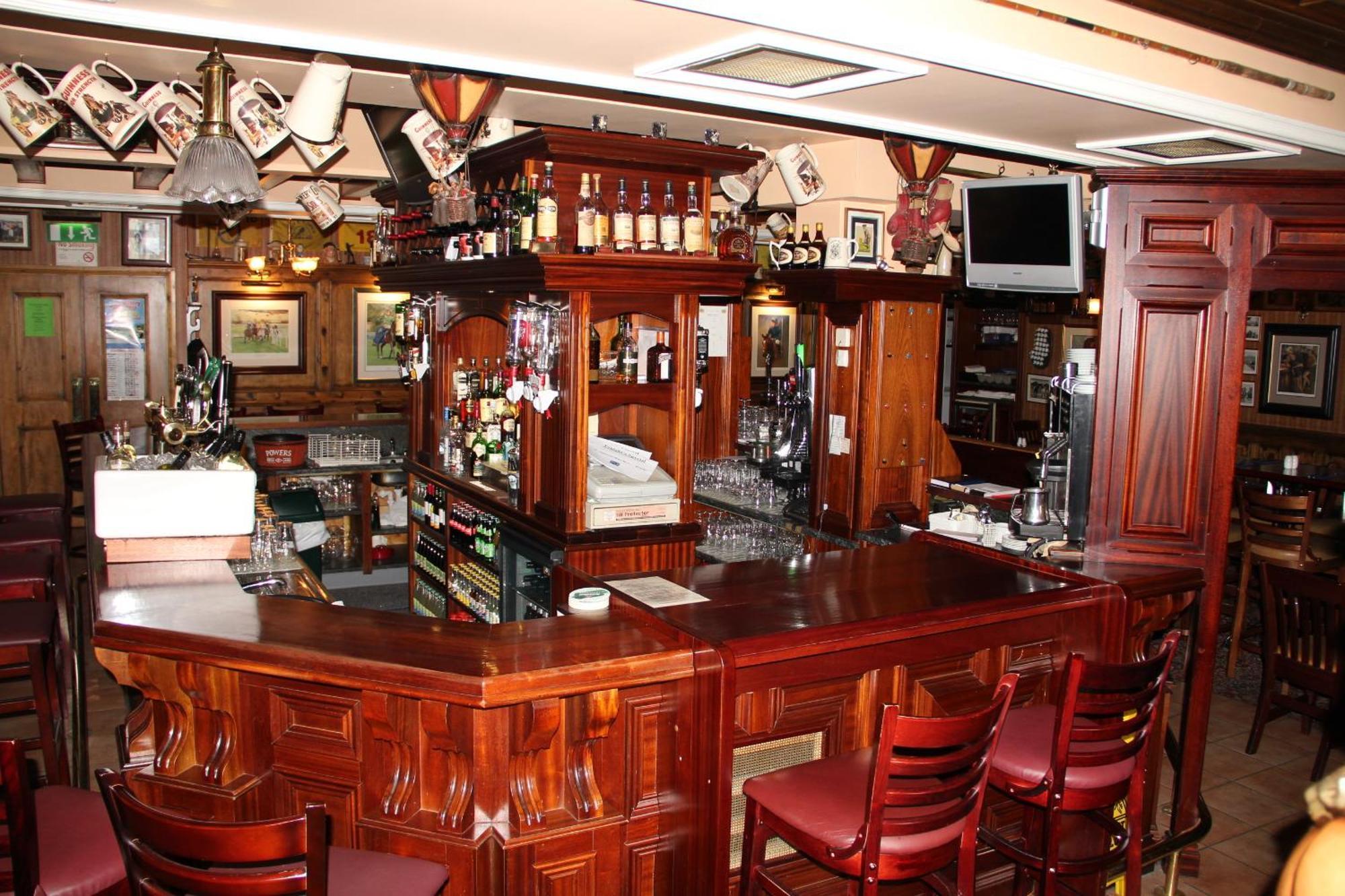 Mcsweeney Arms Hotel Cill Airne Exteriör bild