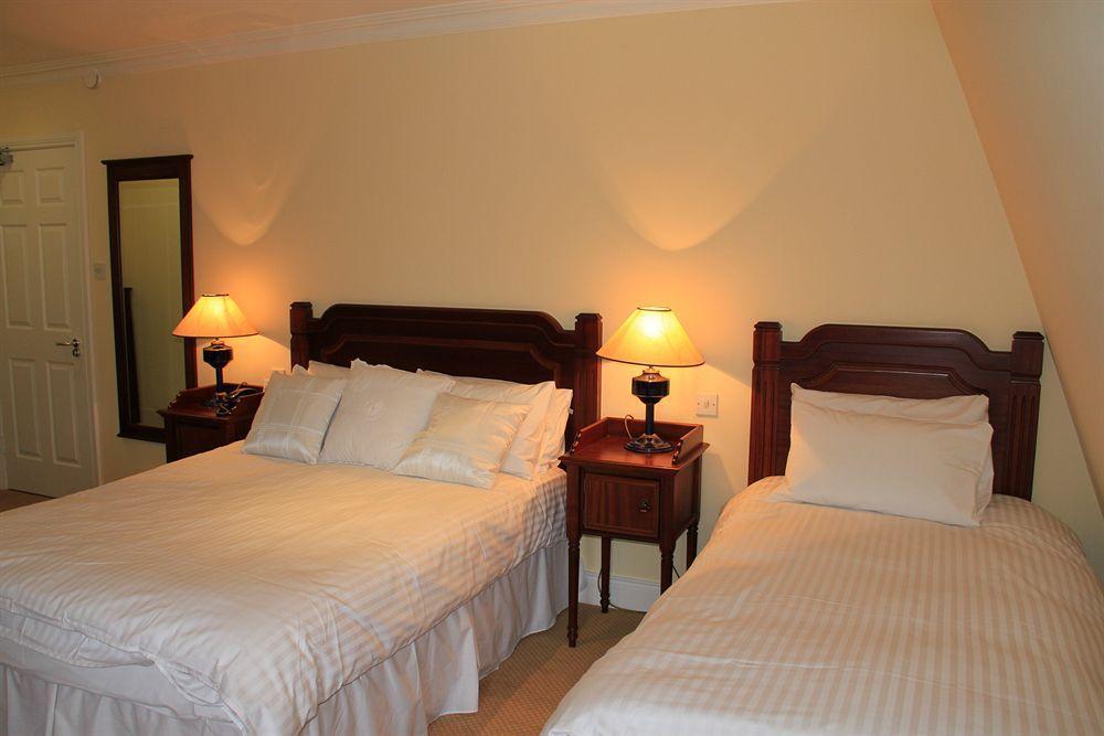 Mcsweeney Arms Hotel Cill Airne Exteriör bild