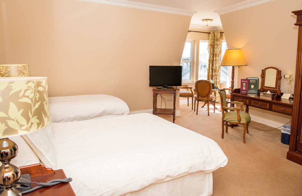 Mcsweeney Arms Hotel Cill Airne Exteriör bild