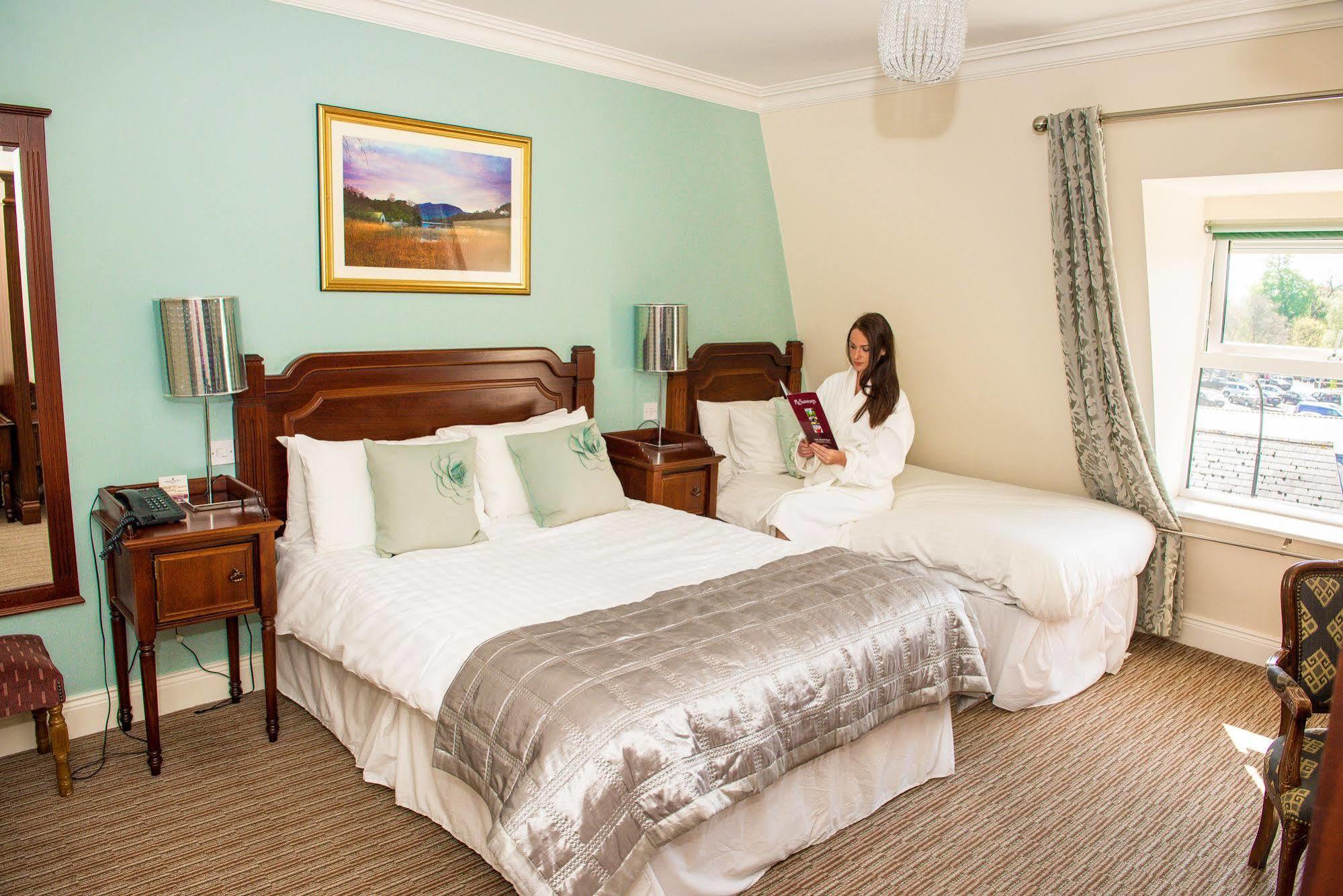 Mcsweeney Arms Hotel Cill Airne Exteriör bild